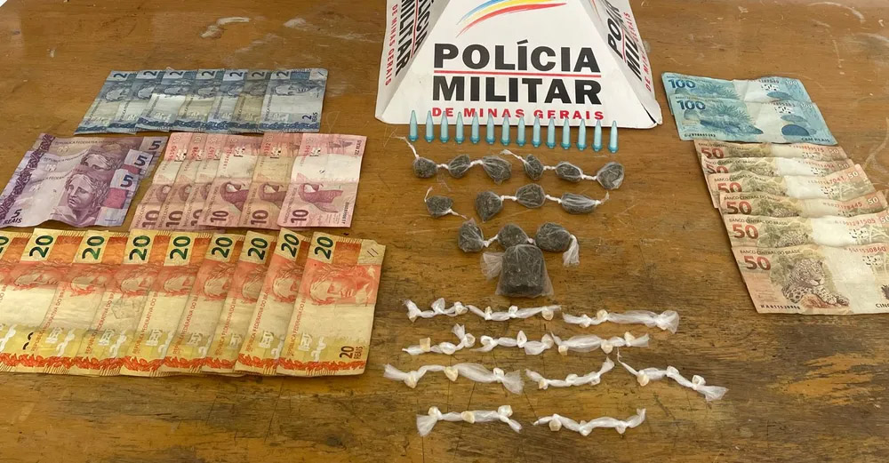 Dinheiro e drogas apreendidos pela Polícia Militar em Frei Inocêncio — Foto: Polícia Militar/Divulgação