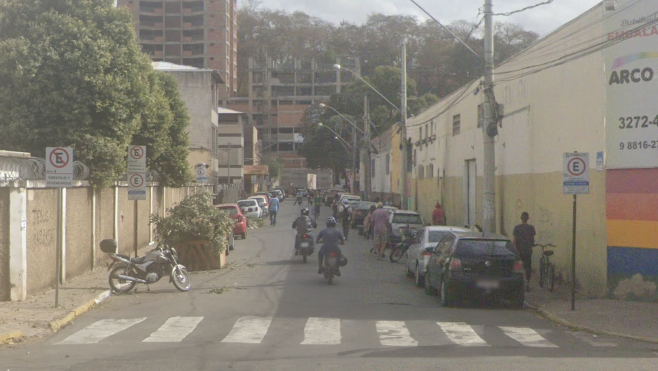 Rua Vereador Euzebinho Cabral, esquina com Bárbara Heliodora onde ocorreu os fatos. Foto: Google Maps