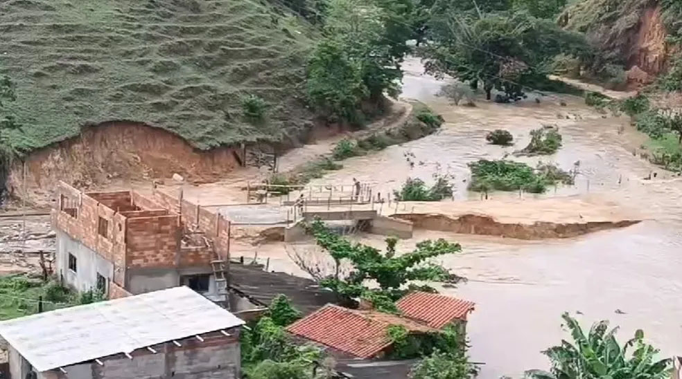 Chuva causou estragos — Foto: Redes Sociais