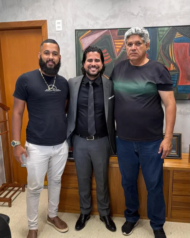 Coordenador Municipal da Defesa Civil Wemerson Filho, Deputado Estadual Zé Laviola e Secretário de Meio Ambiente Josué Lira, em Belo Horizonte em reunião para apresentação da demanda.Foto: Divulgação Defesa Civil